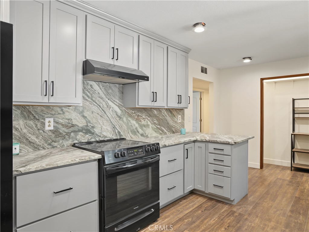 564 Estate Street Property Photo 9