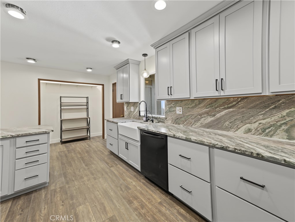 564 Estate Street Property Photo 11