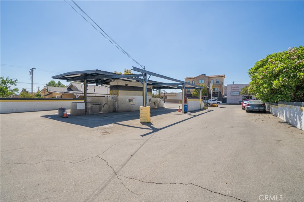 514 N Azusa Property Photo 6