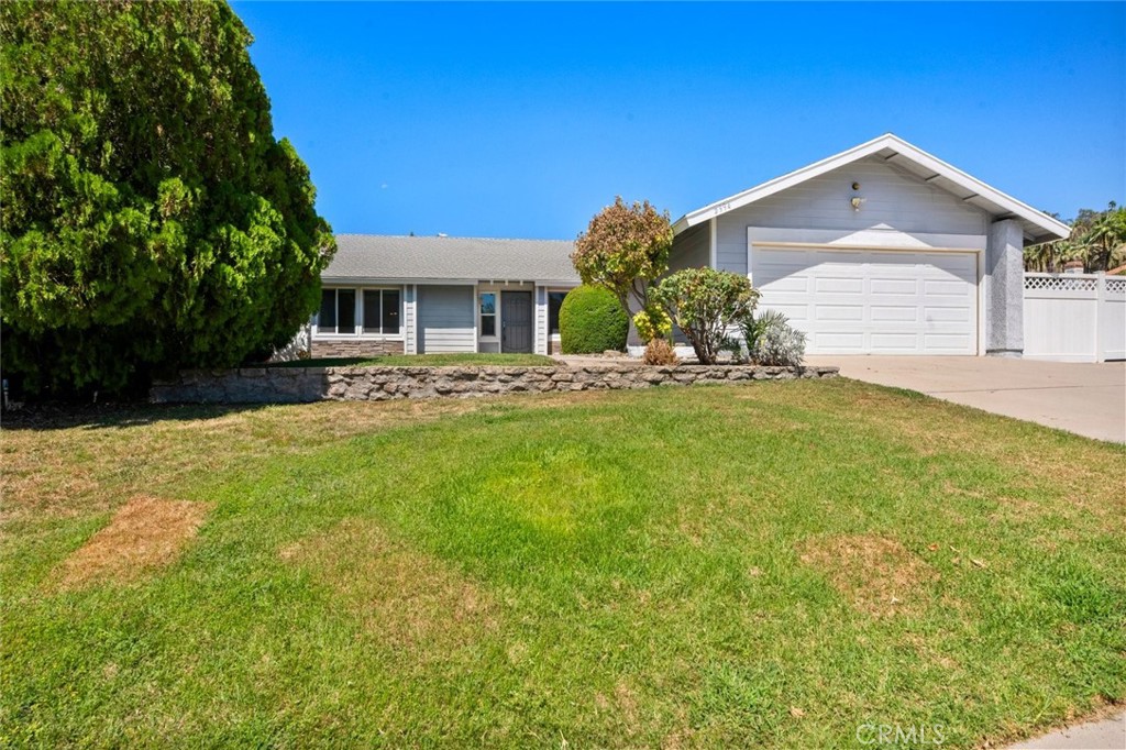 2994 La Verne Property Photo 1