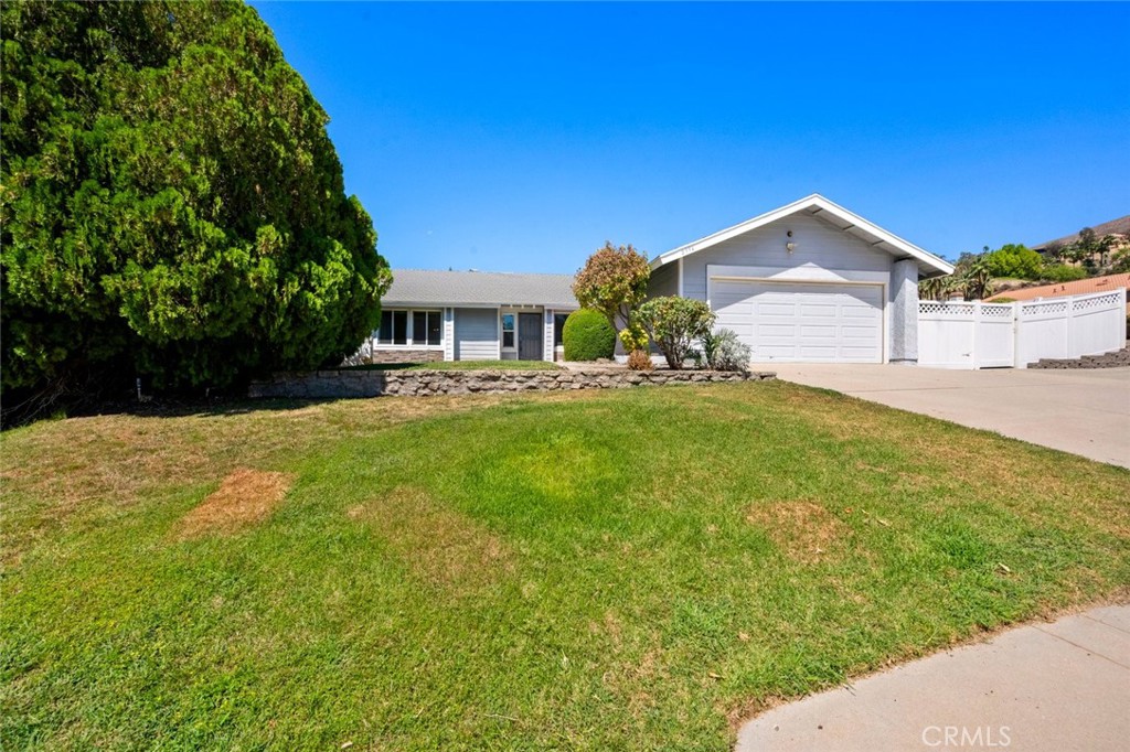 2994 La Verne Property Photo 6