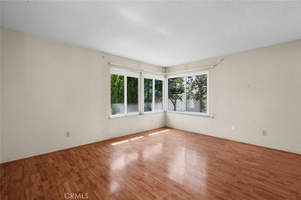2994 La Verne Property Photo 34