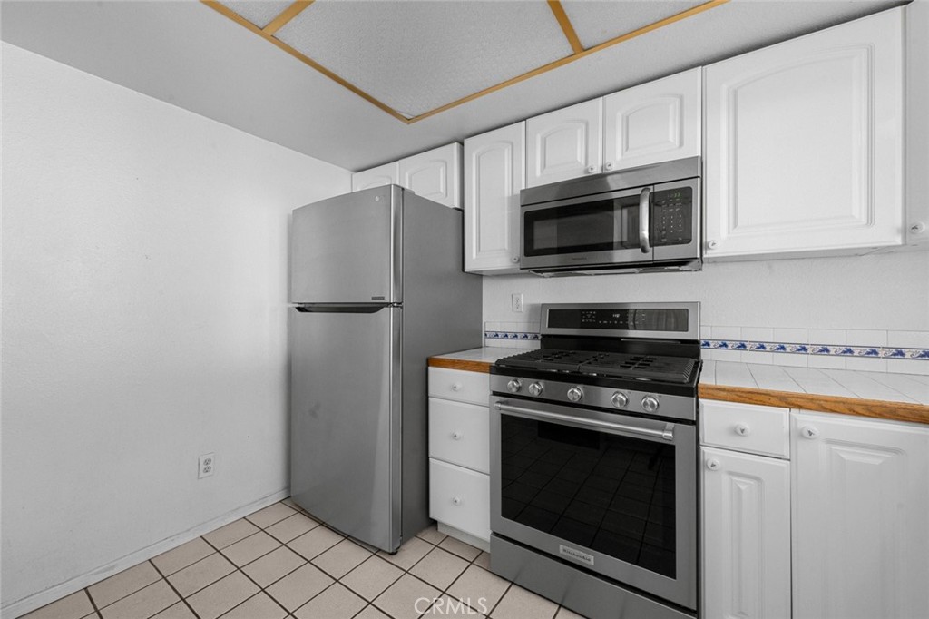 2994 La Verne Property Photo 44