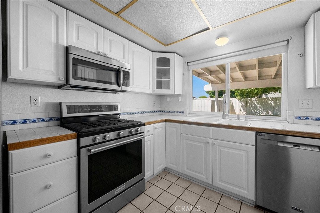 2994 La Verne Property Photo 45
