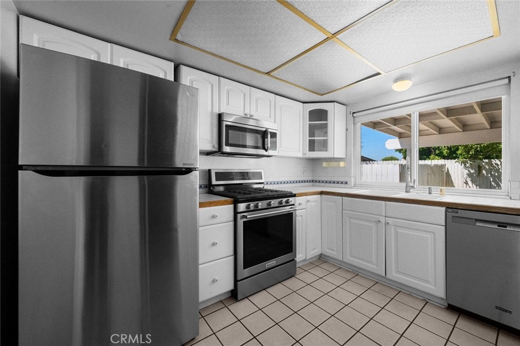 2994 La Verne Property Photo 46