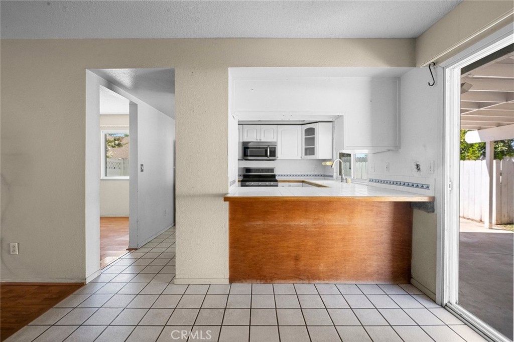 2994 La Verne Property Photo 48