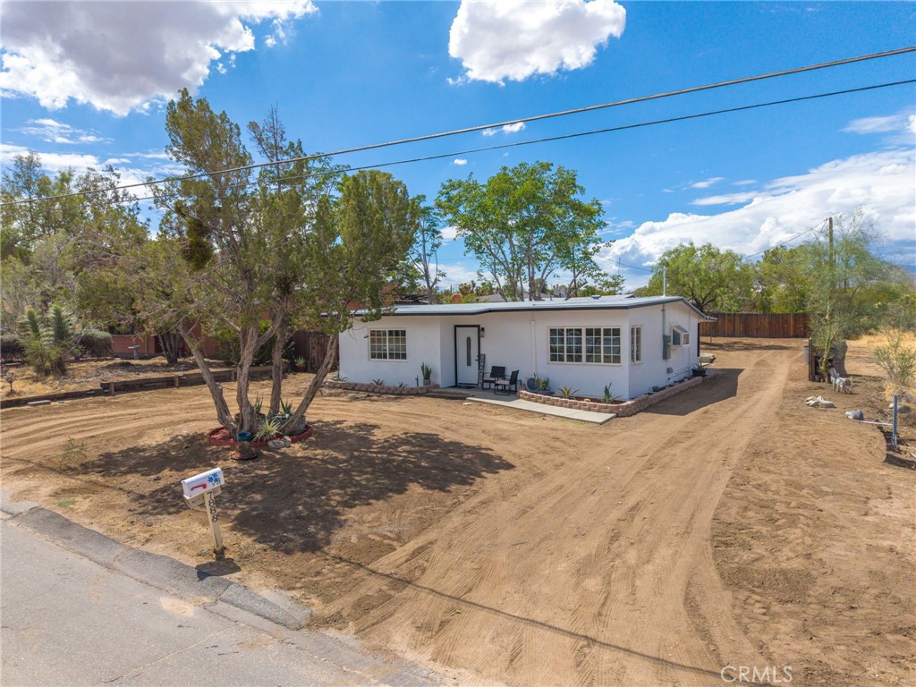 7888 Fox Trail Property Photo 3