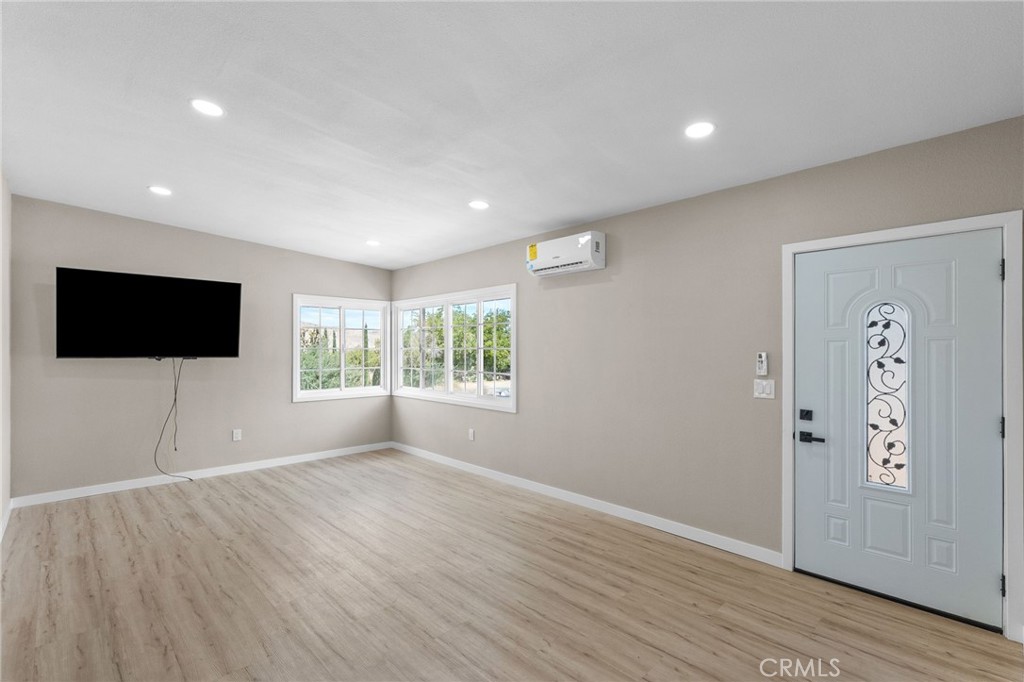 7888 Fox Trail Property Photo 5