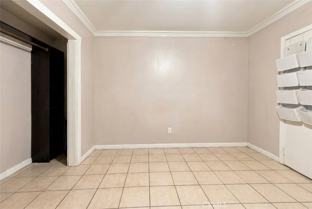 238 W 90th Property Photo 31