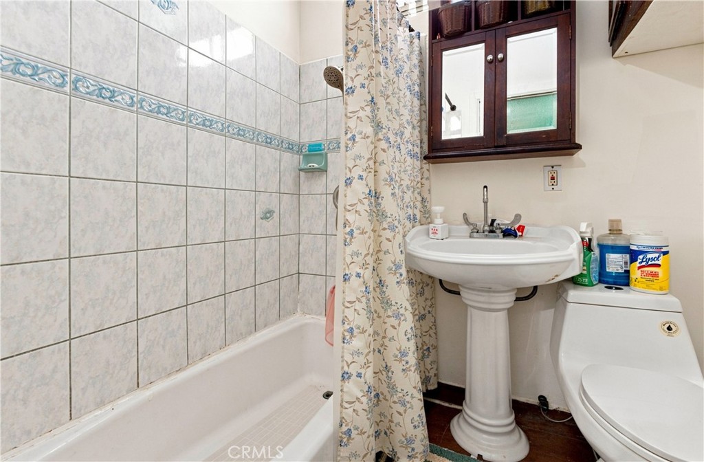 238 W 90th Property Photo 38