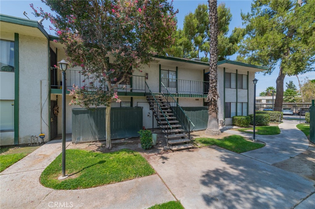 1735 E Washington Street Property Photo 1