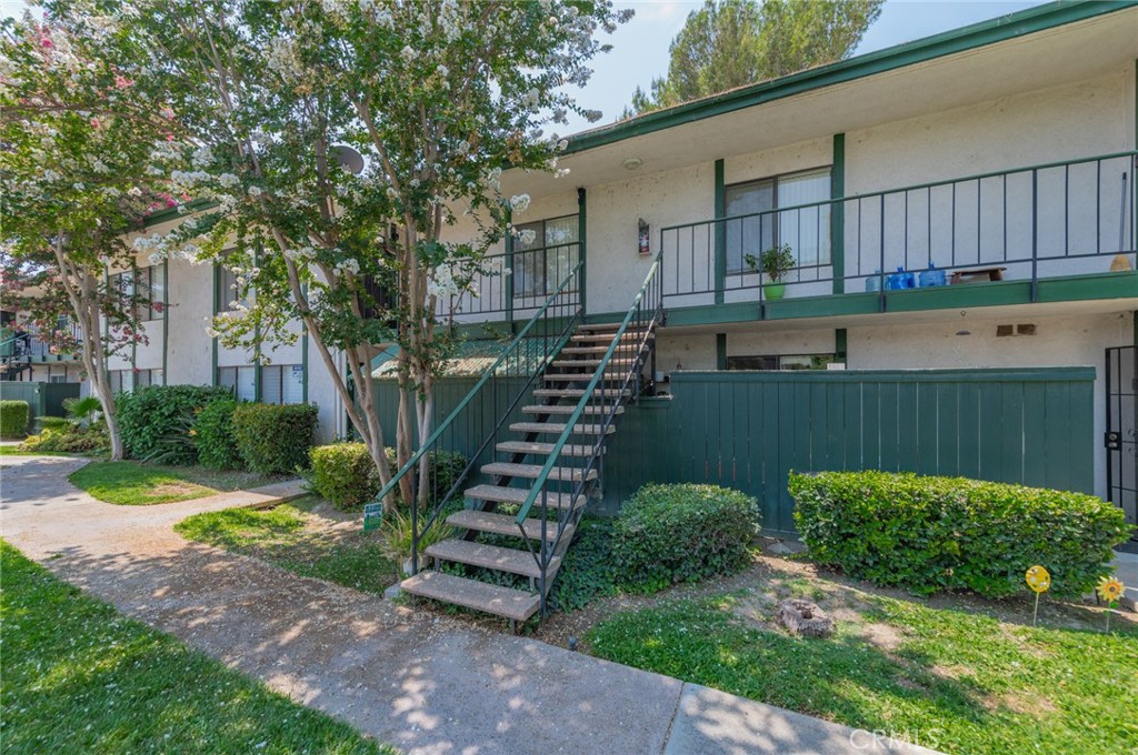 1735 E Washington Street Property Photo 2