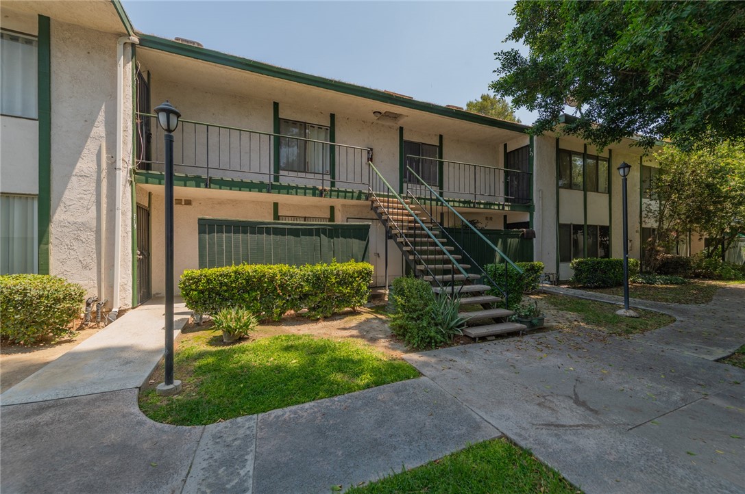 1735 E Washington Street Property Photo 9