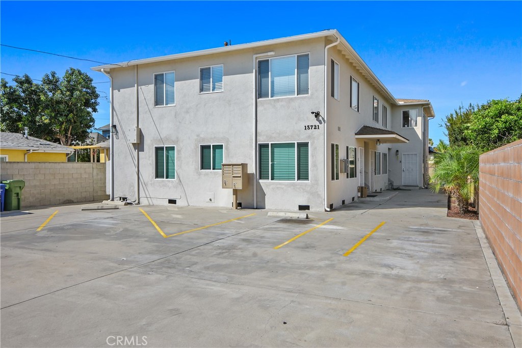 15721 Freeman Avenue 6 Property Photo 1
