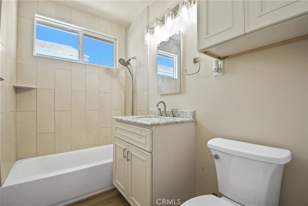 15721 Freeman Avenue 6 Property Photo 8
