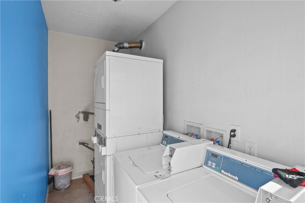 15721 Freeman Avenue 6 Property Photo 12