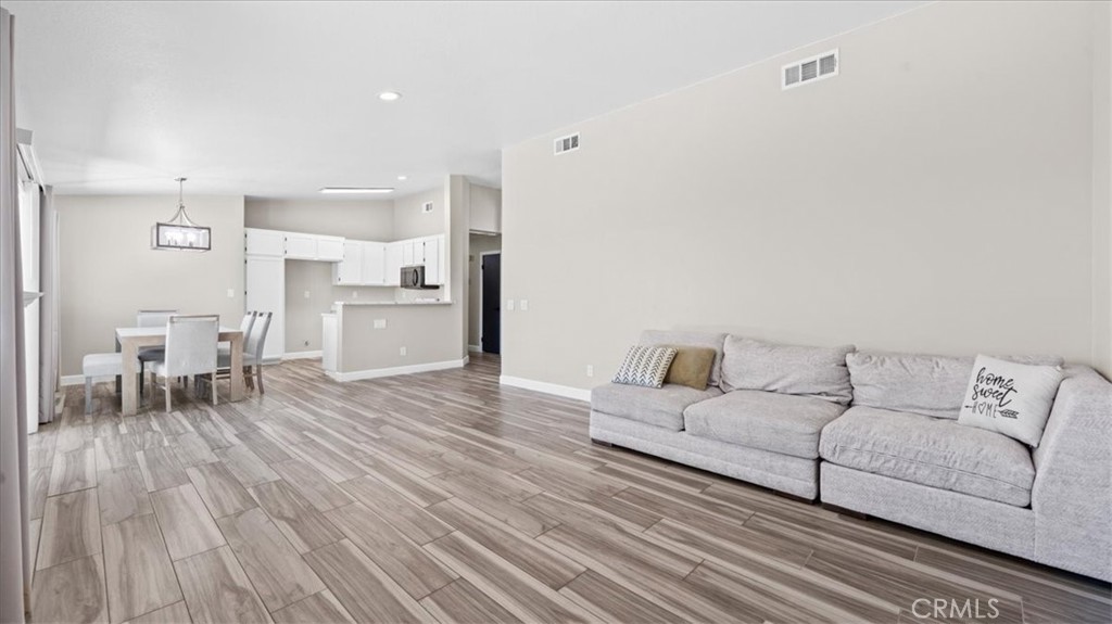 14208 Estate Property Photo 4
