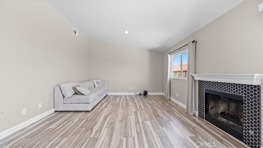14208 Estate Property Photo 6