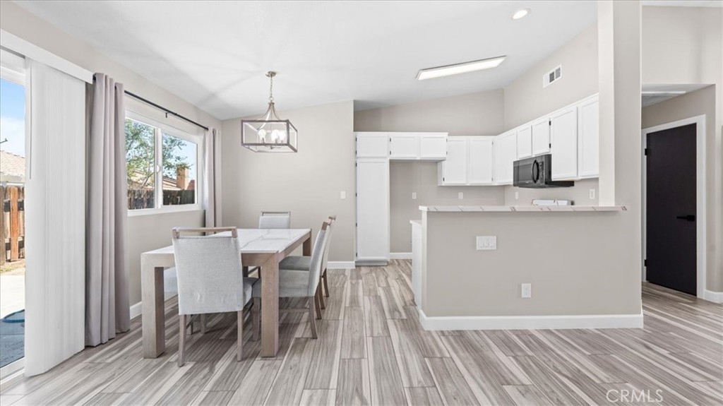 14208 Estate Property Photo 7