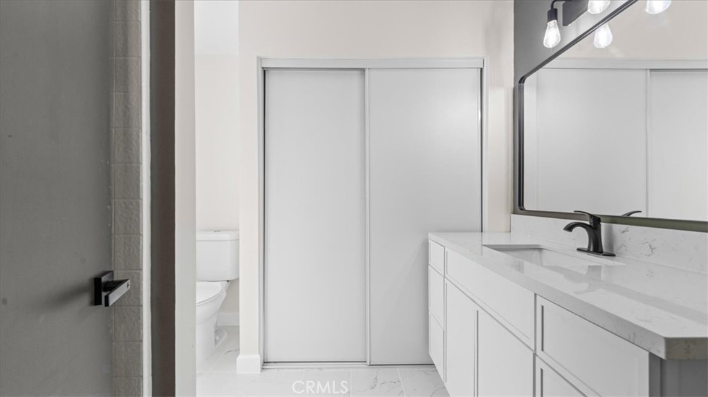 14208 Estate Property Photo 11