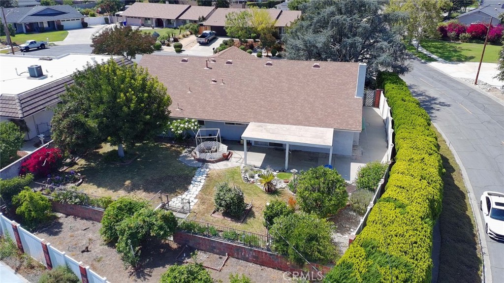 8845 Somerset Property Photo 12