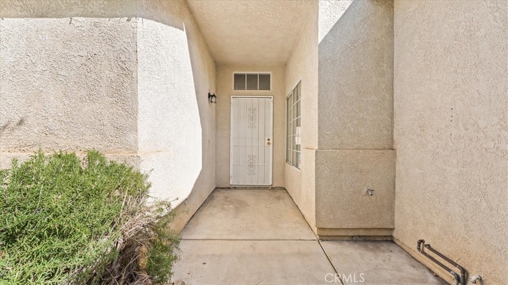 2507 E Avenue J14 Property Photo 4