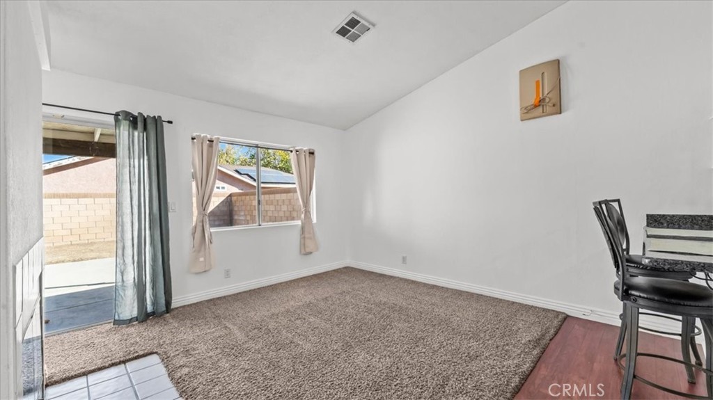 2507 E Avenue J14 Property Photo 10