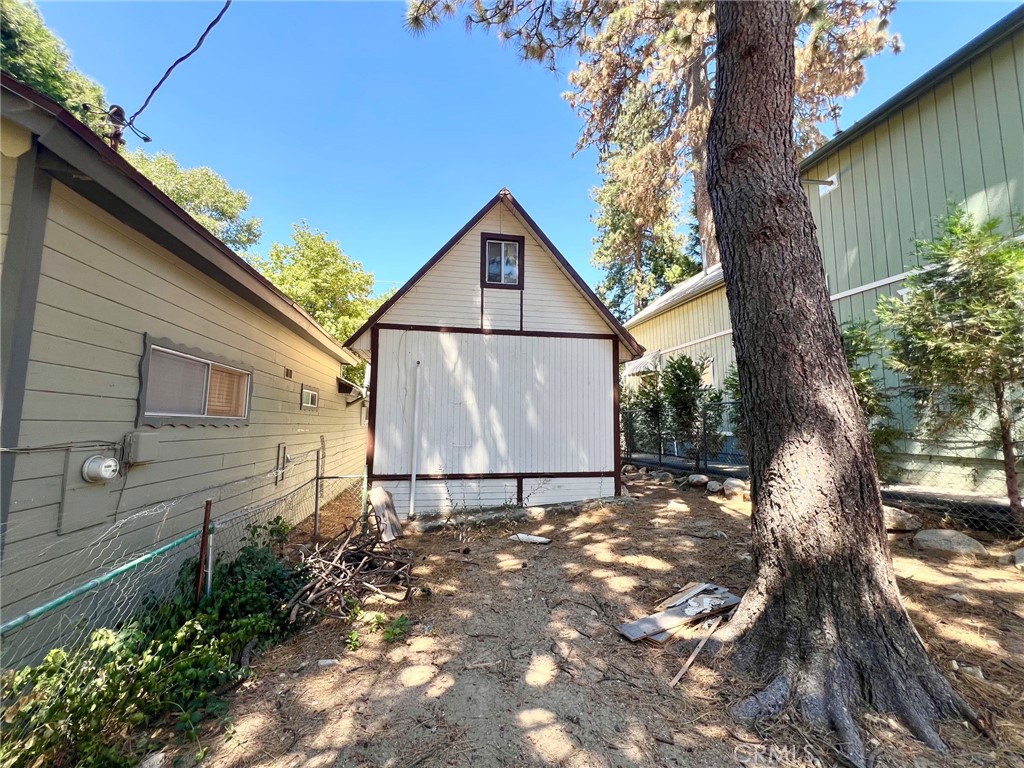 22821 Azalia Lane Property Photo 14