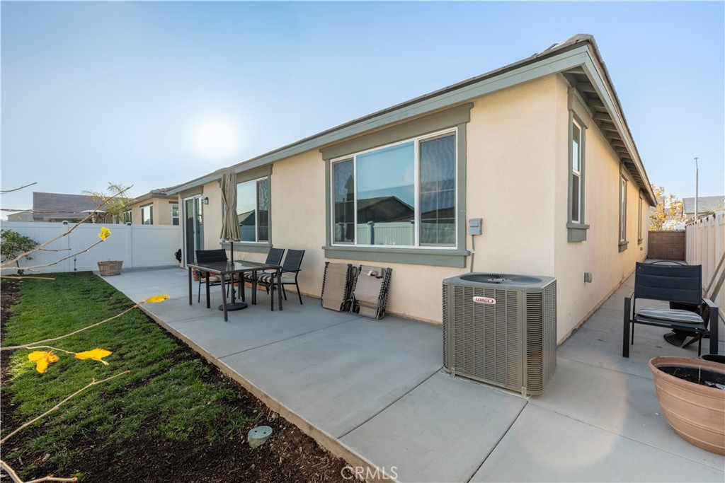 565 Hudson Way Property Photo 28