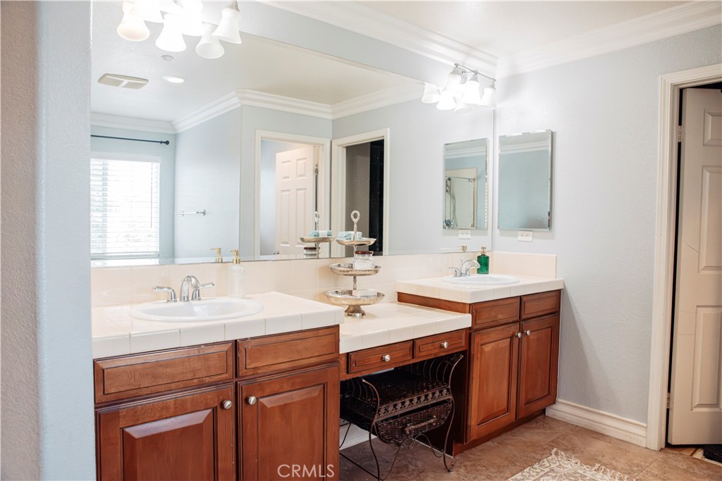 6029 Lily Rock Dr Property Photo 14