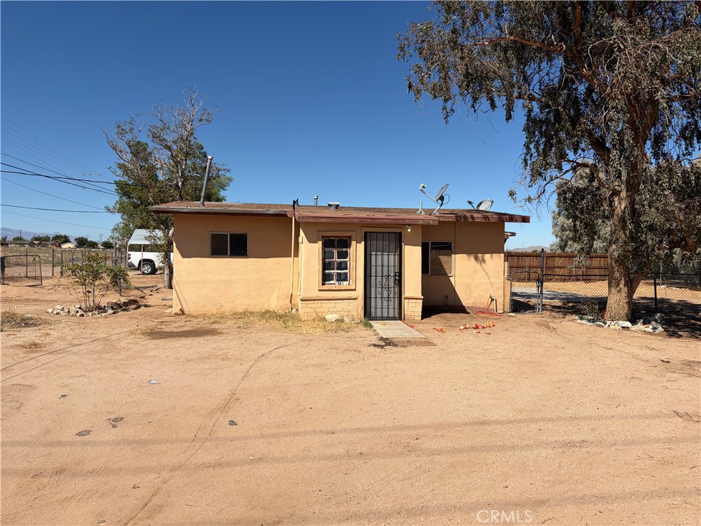 17910 Bellflower Property Photo 3