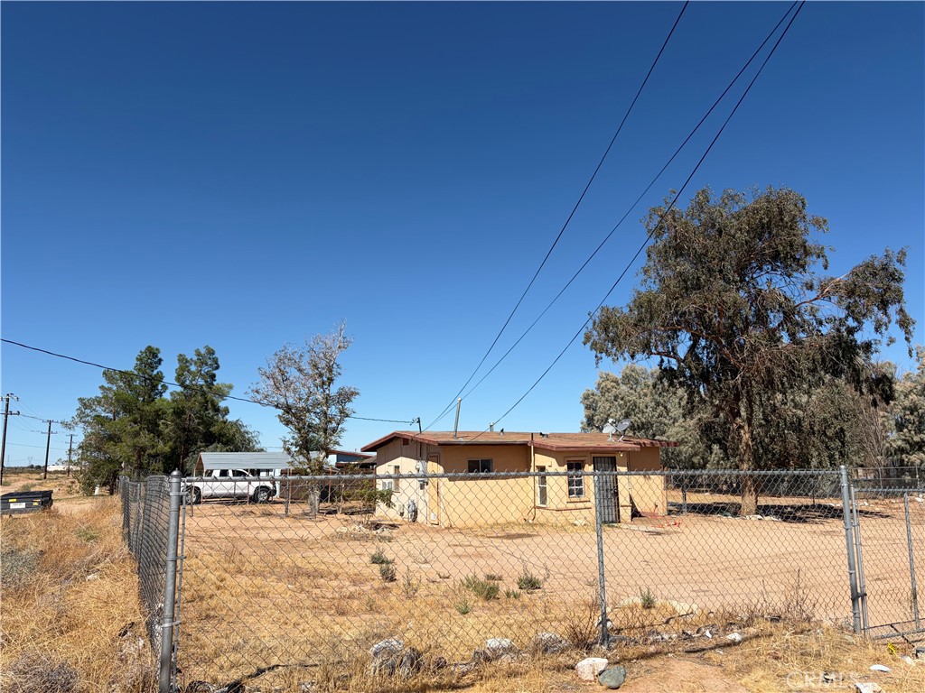17910 Bellflower Property Photo 5
