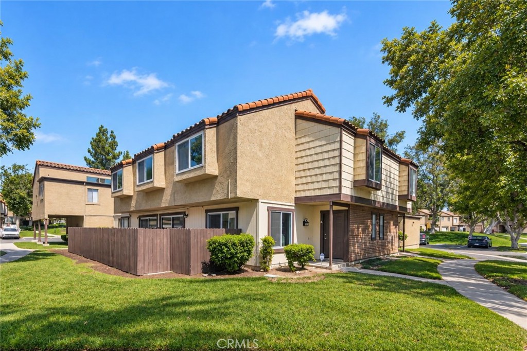 9404 Round Up A Property Photo 1