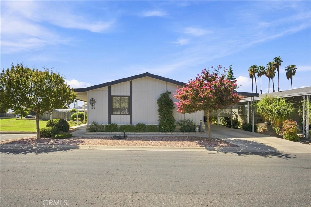 126 Set Property Photo 2
