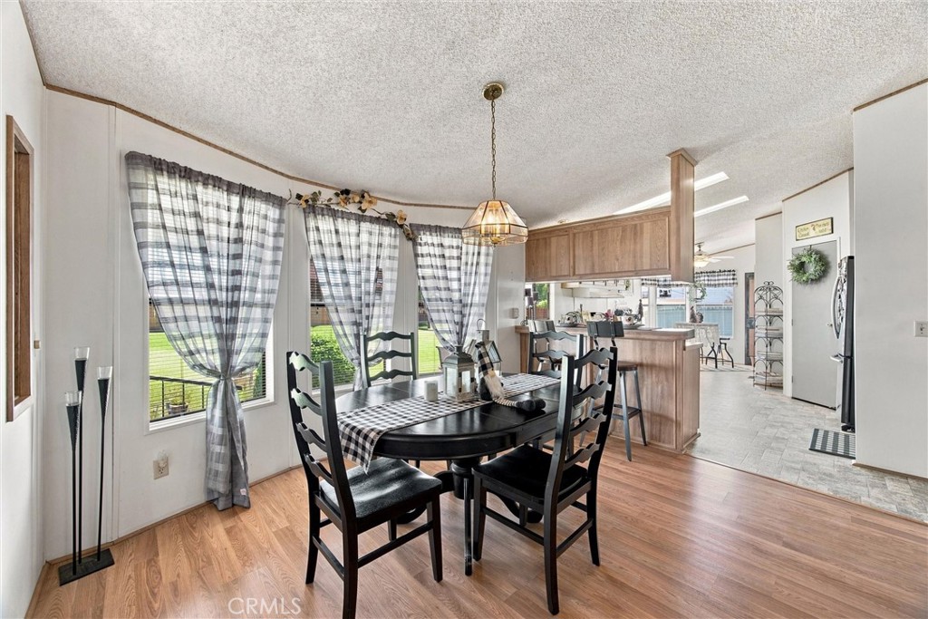 126 Set Property Photo 7