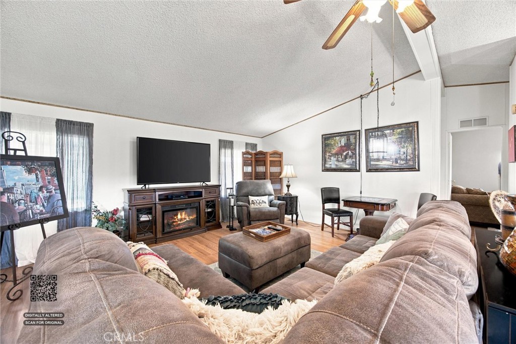 126 Set Property Photo 9