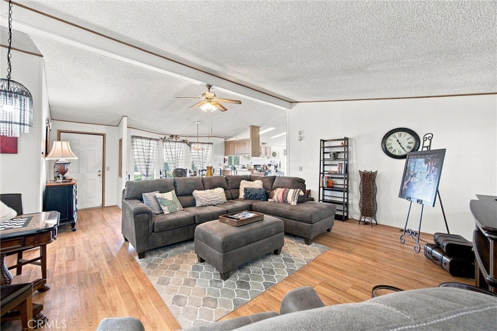 126 Set Property Photo 11