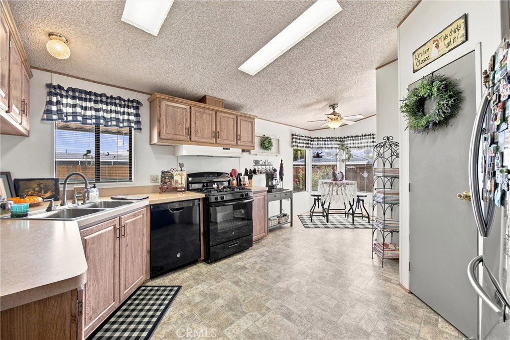 126 Set Property Photo 13
