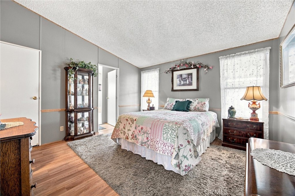 126 Set Property Photo 18