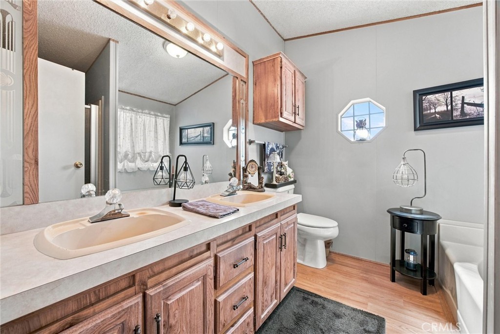 126 Set Property Photo 20