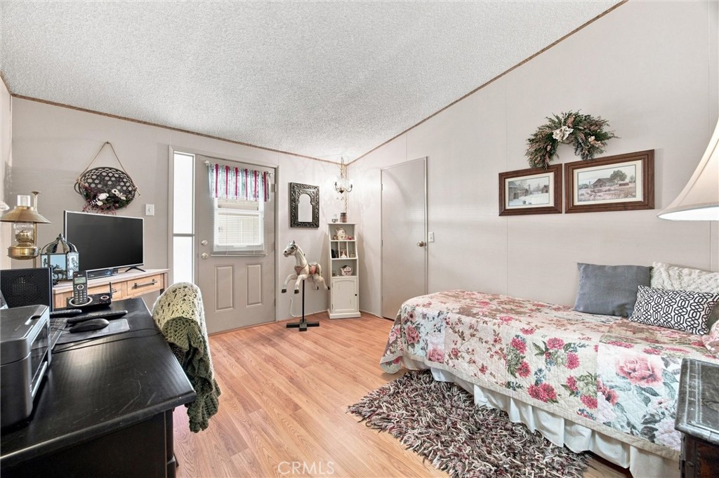 126 Set Property Photo 22