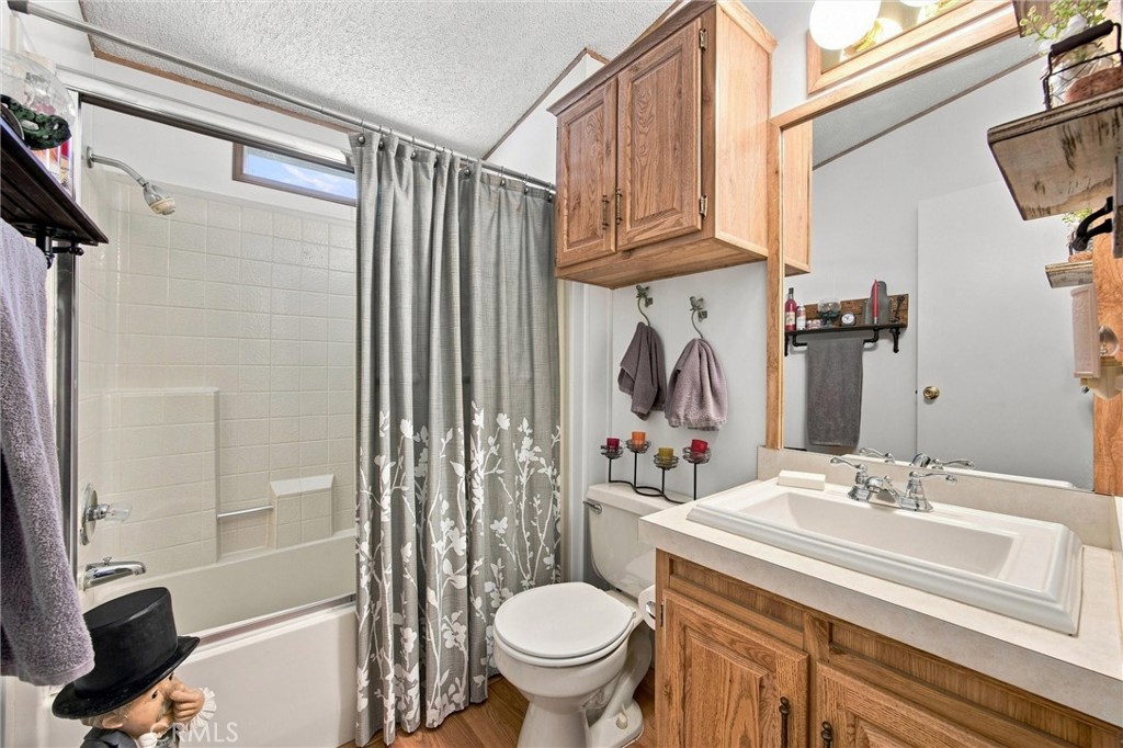 126 Set Property Photo 23