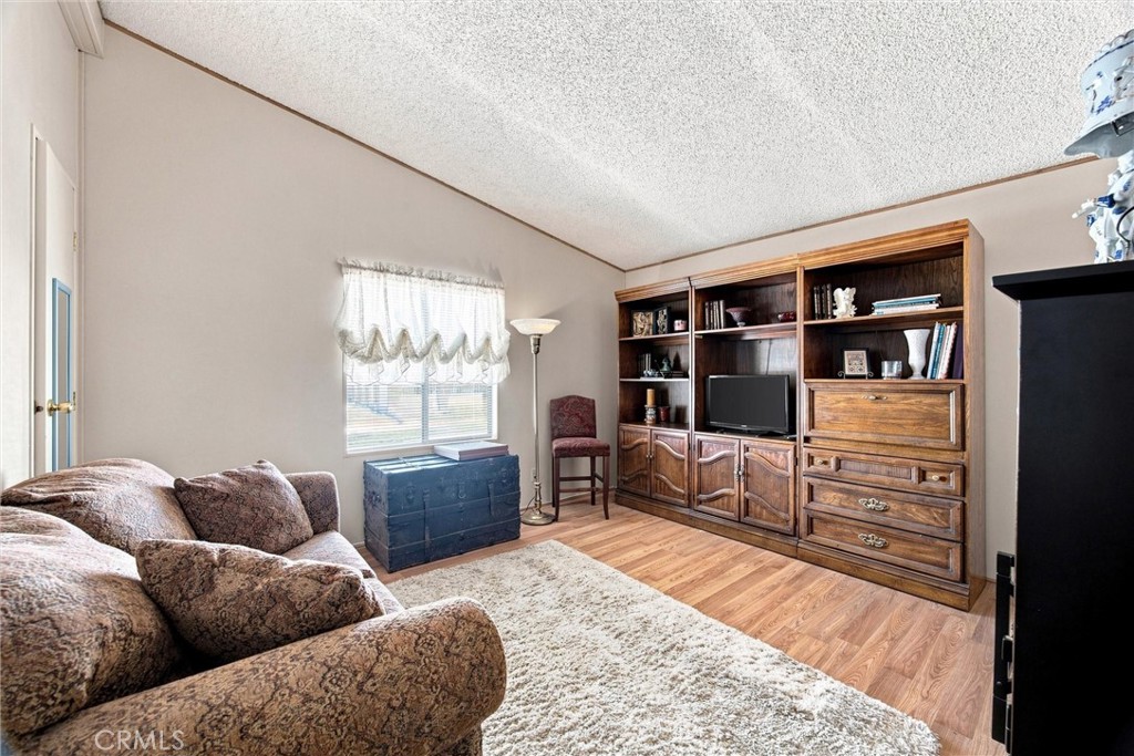 126 Set Property Photo 24
