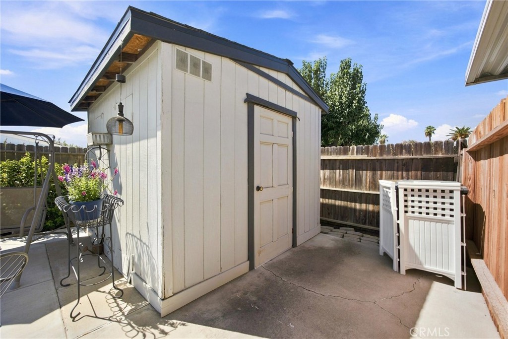126 Set Property Photo 27