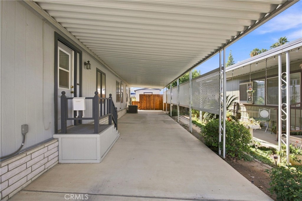 126 Set Property Photo 30