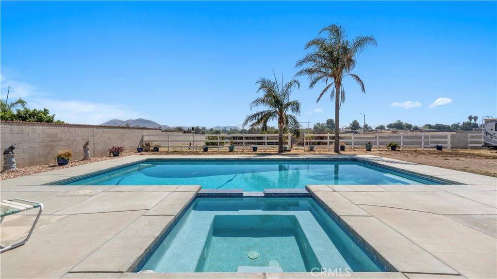 11658 Del Sur Property Photo 3
