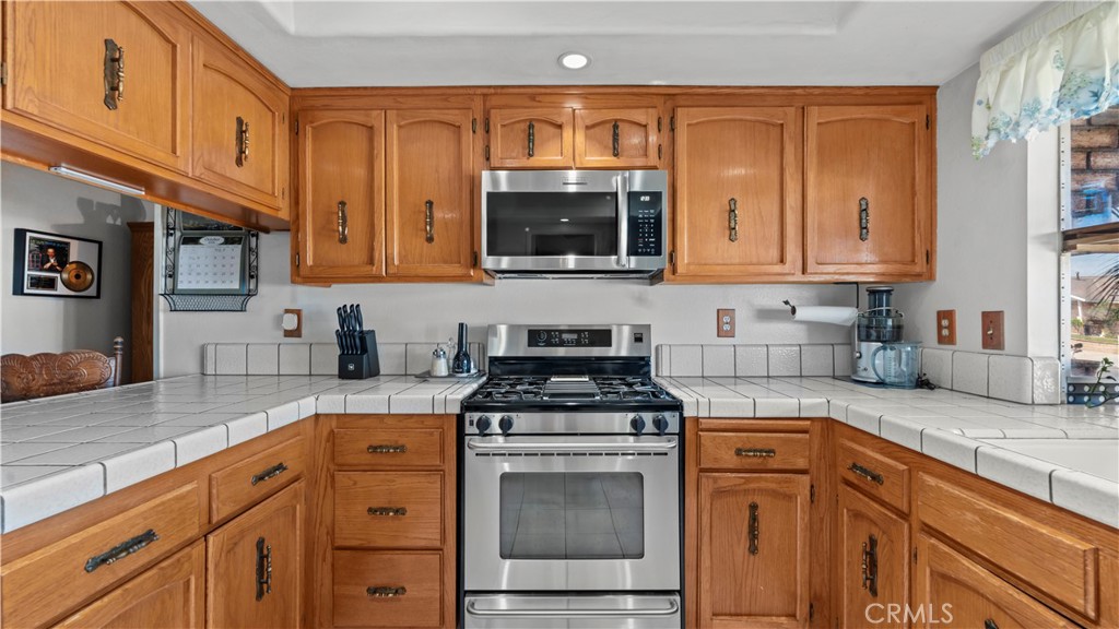 11658 Del Sur Property Photo 10