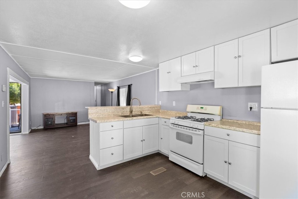 22800 Byron Property Photo 7