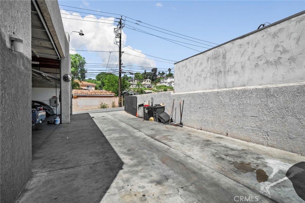 19949 Valley Blvd Property Photo 10