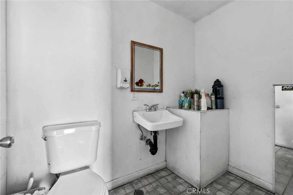 19949 Valley Blvd Property Photo 19